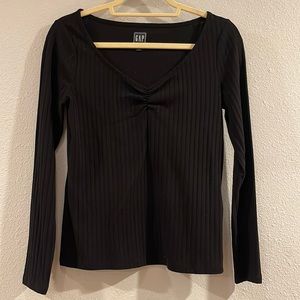 Gap ribbed wide vneck long sleeve T-shirt with cinched neckline in black, Sz MP
